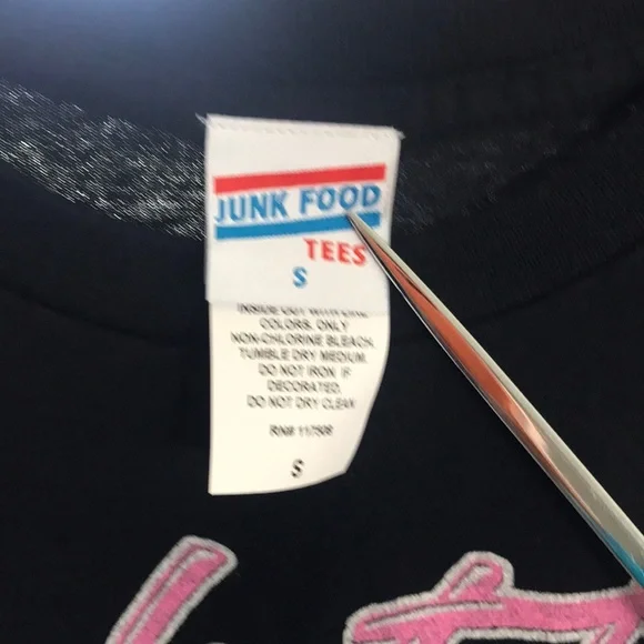 Pink Floyd Junk Food Black Graphic Tee - Picture 2 of 2